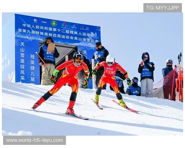 滑雪少年摔倒滑到终点反而破纪录